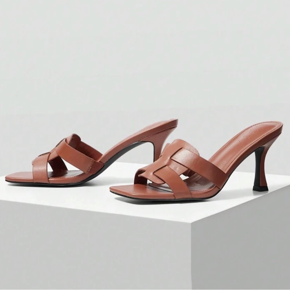 Beautiful brown heels